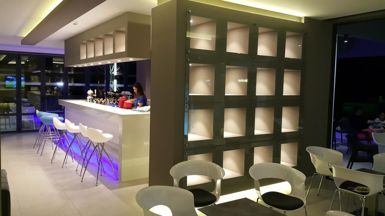 Cosmopolitan 4* Miasto Kos