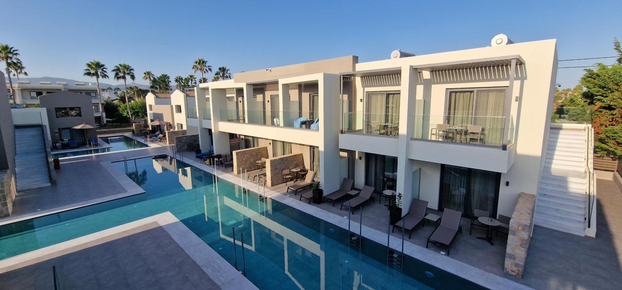 Cosmopolitan 4*